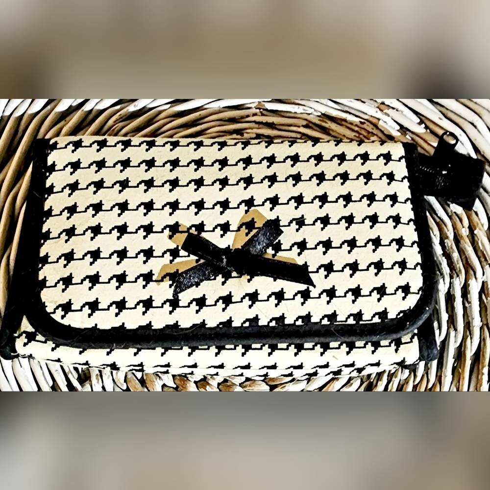 NaRaYa houndstooth black and white makeup zipper pouch with mirror